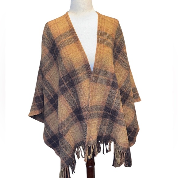 Lauren Ralph Lauren Lambs Wool Plaid Poncho - Picture 2 of 6